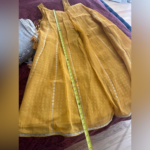 Nikasha sharara set, size M - Picture 8 of 11